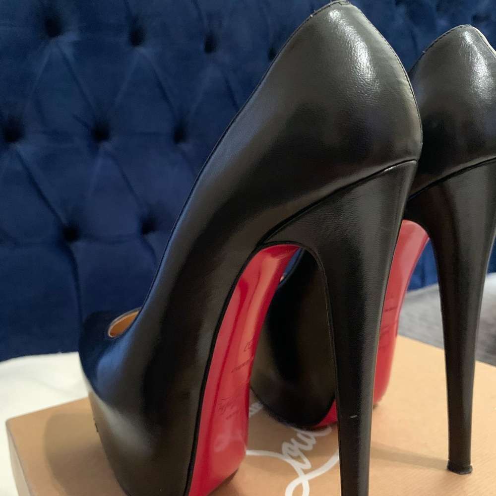 Christian Louboutin size 7 with box includes dust bag
